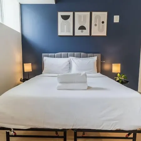 Renovated Loft W Free Parking & Near Hospitals Apartment